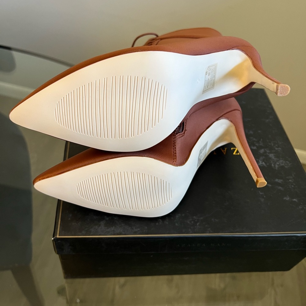 Azalea Wang social style, color rust, size 9